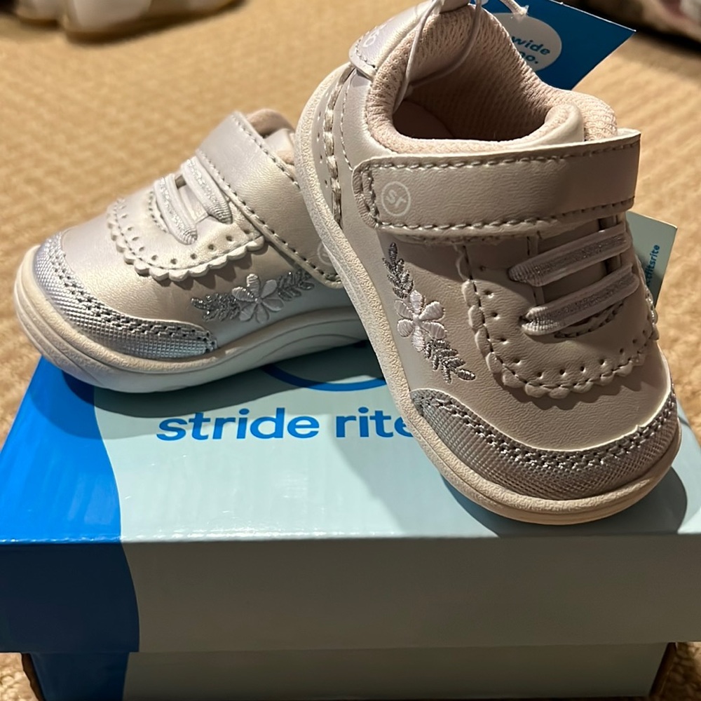 Stride Rite NWT Natalia Champagne